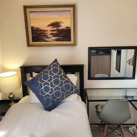 The Oak Potch Guesthouse Potchefstroom Bagian luar foto
