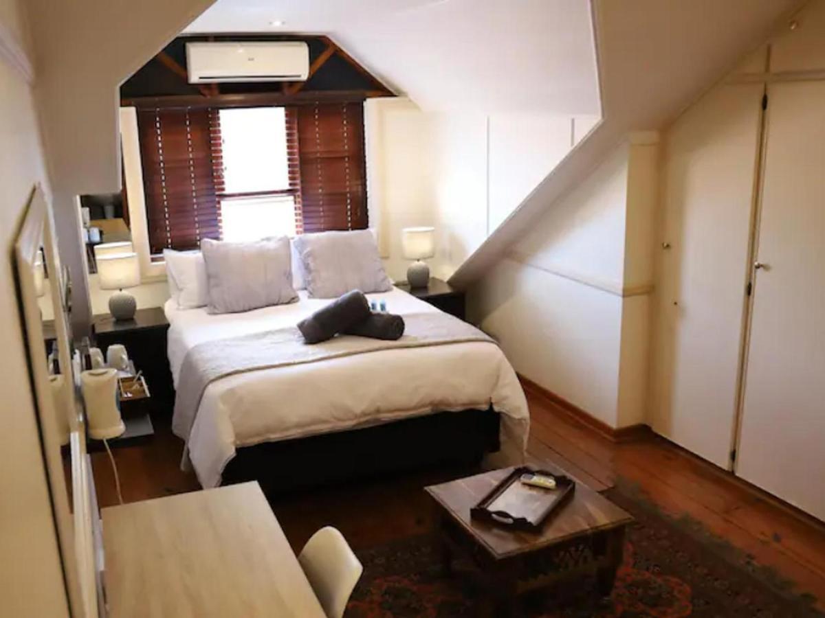The Oak Potch Guesthouse Potchefstroom Bagian luar foto