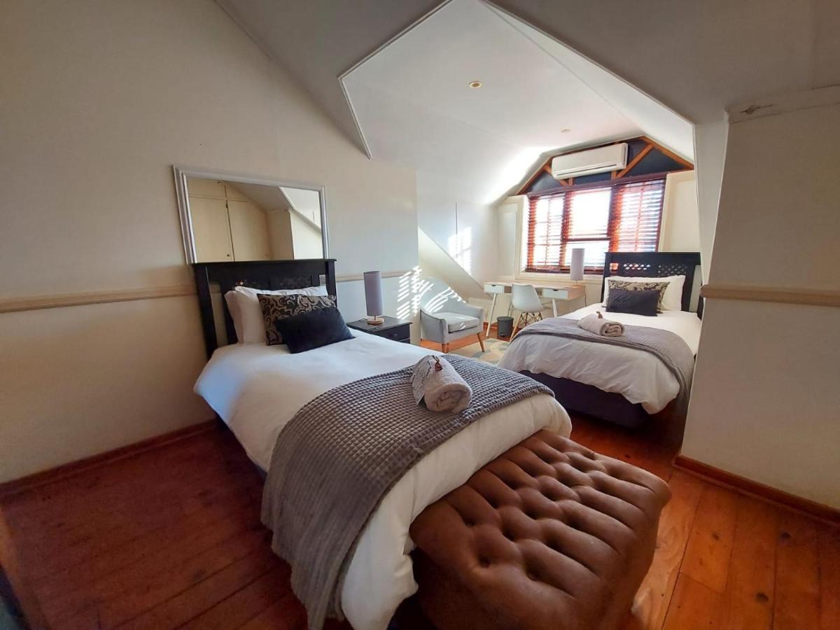 The Oak Potch Guesthouse Potchefstroom Bagian luar foto